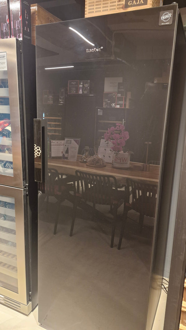 EuroCave 234 Bot Wine Cabinet (Piano Black Door) Pure