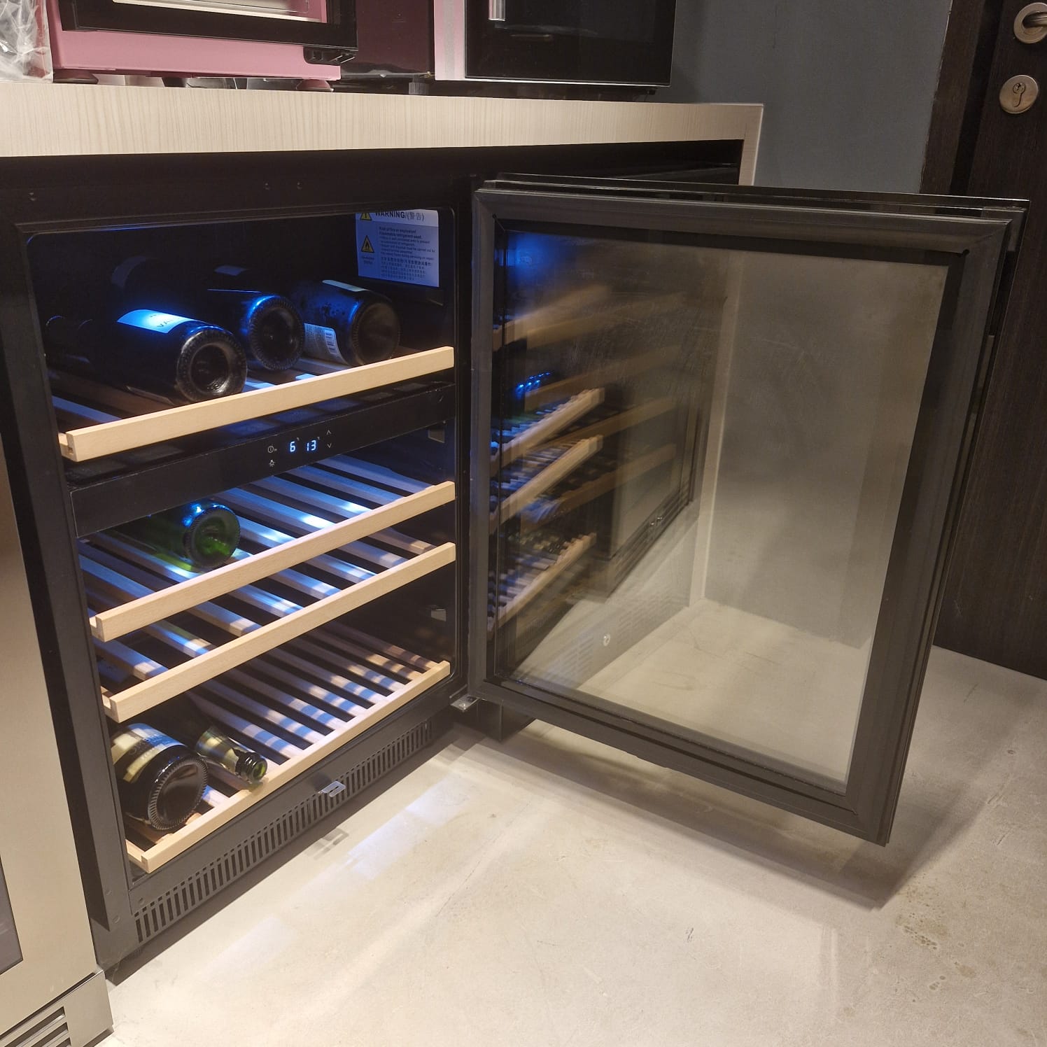 Vintec 44 Bot Dual Zone Wine Cabinet (Display Set)