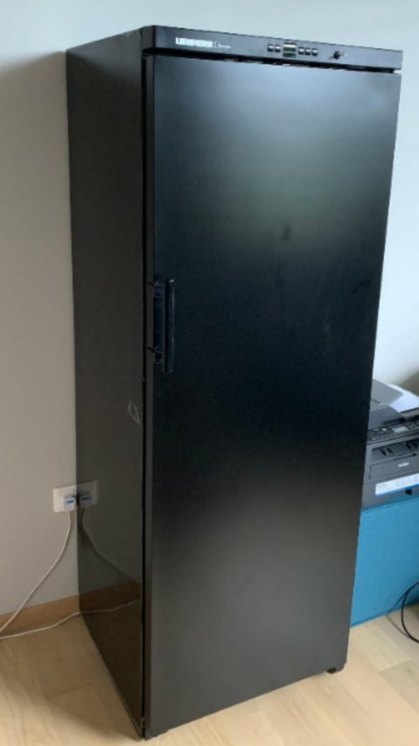Liebherr 195 Bot Wine Cabinet(Black Door)- WKb 4611 Barrique -WineFridge SG