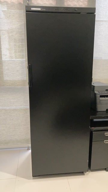 Liebherr 195 Bot Wine Cabinet(Black Door)- WKb 4611 Barrique -WineFridge SG