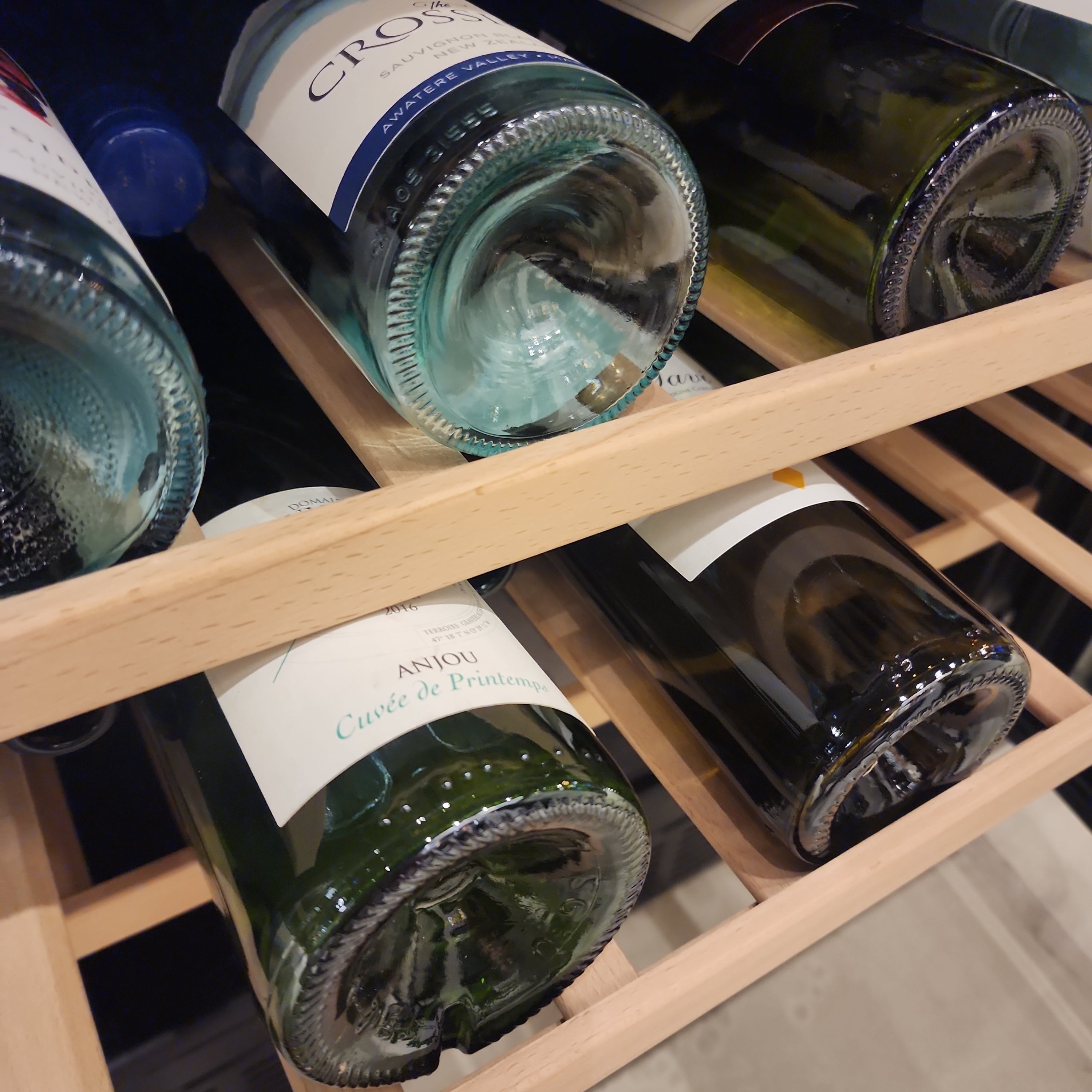 Brandt 54 Bot Wine Cabinet (Anti-Condensation)