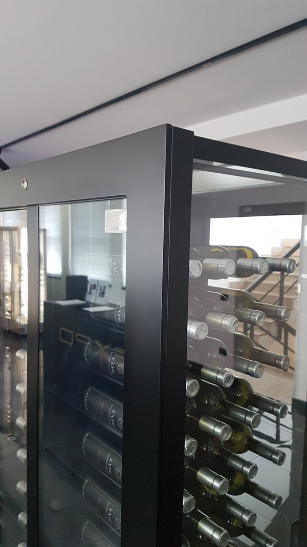 Della Marta 60 Bottles Horizontal Display with Full Solid Back