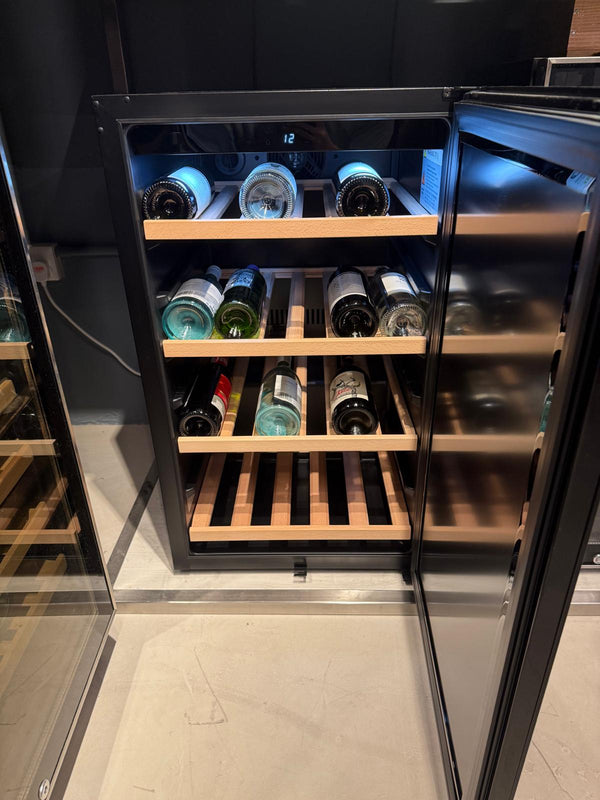 Vintec 35 Bot Wine Cabinet (Black Door)