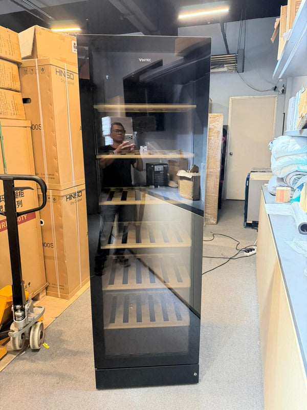 Vintec 198 Bot Single/Multi Zone Wine Cabinet (Used) (Left Hinge)