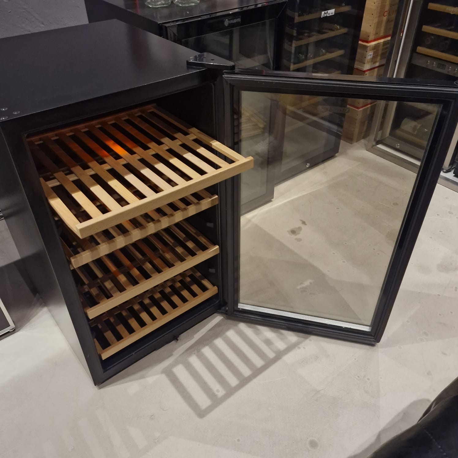 Vintec 35 Bot Wine Cabinet (Open Box)