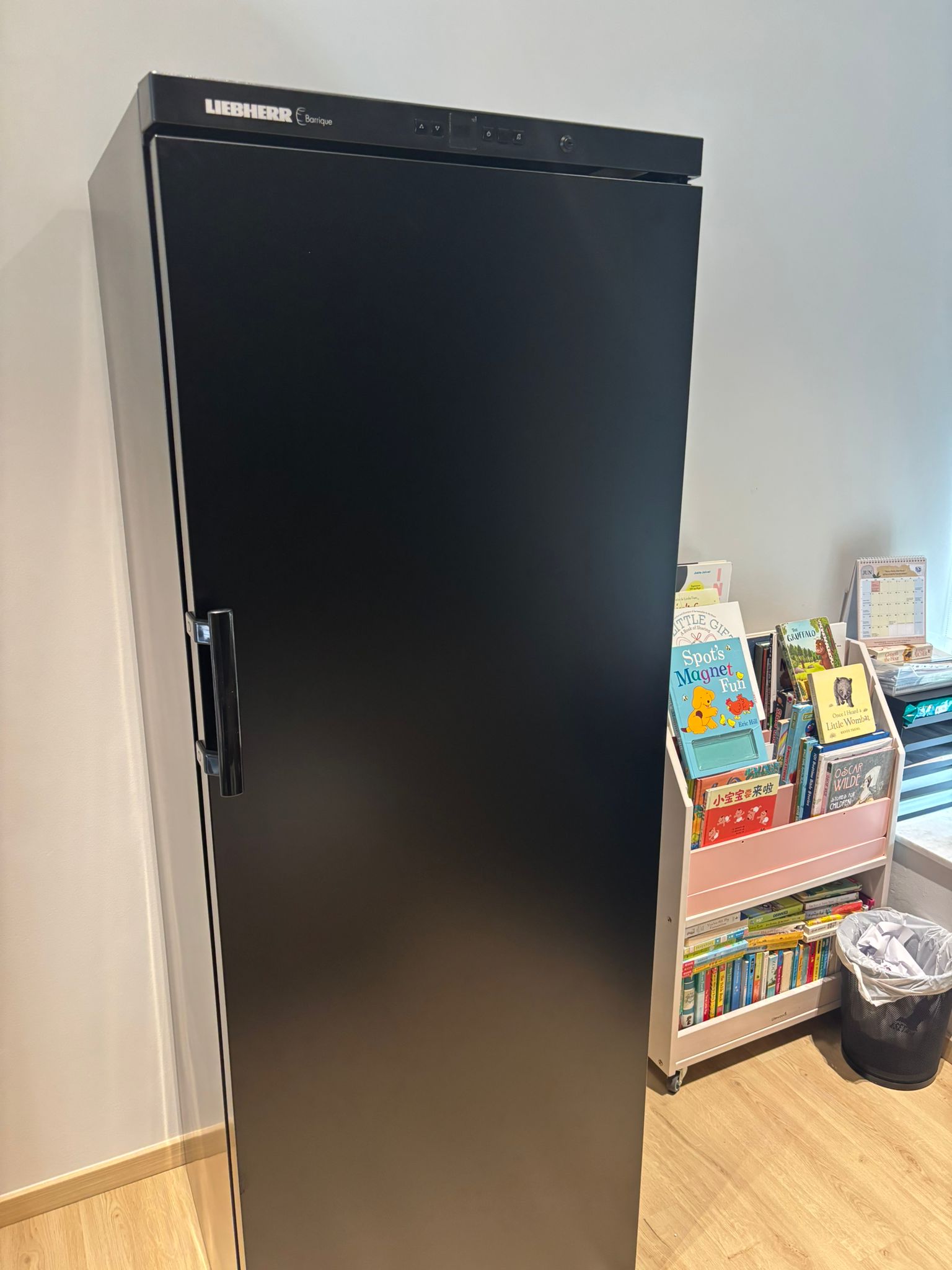 Liebherr 195 Bot Wine Cabinet(Black Door)