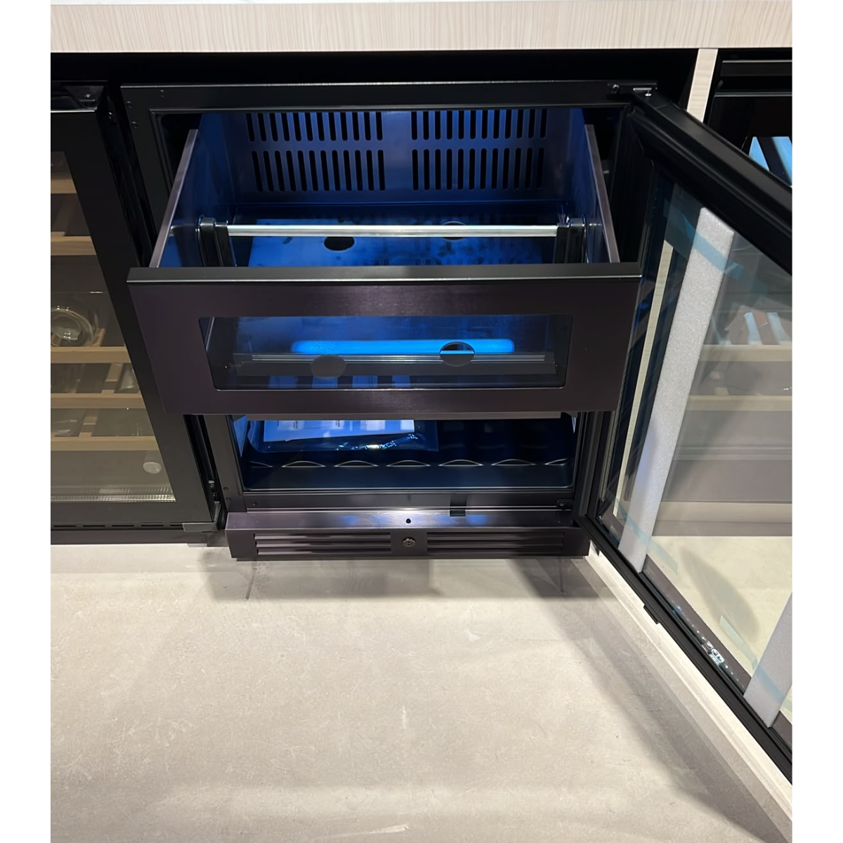 Kadeka 25 Bot 54 Can Dual Zone Wine Cabinet