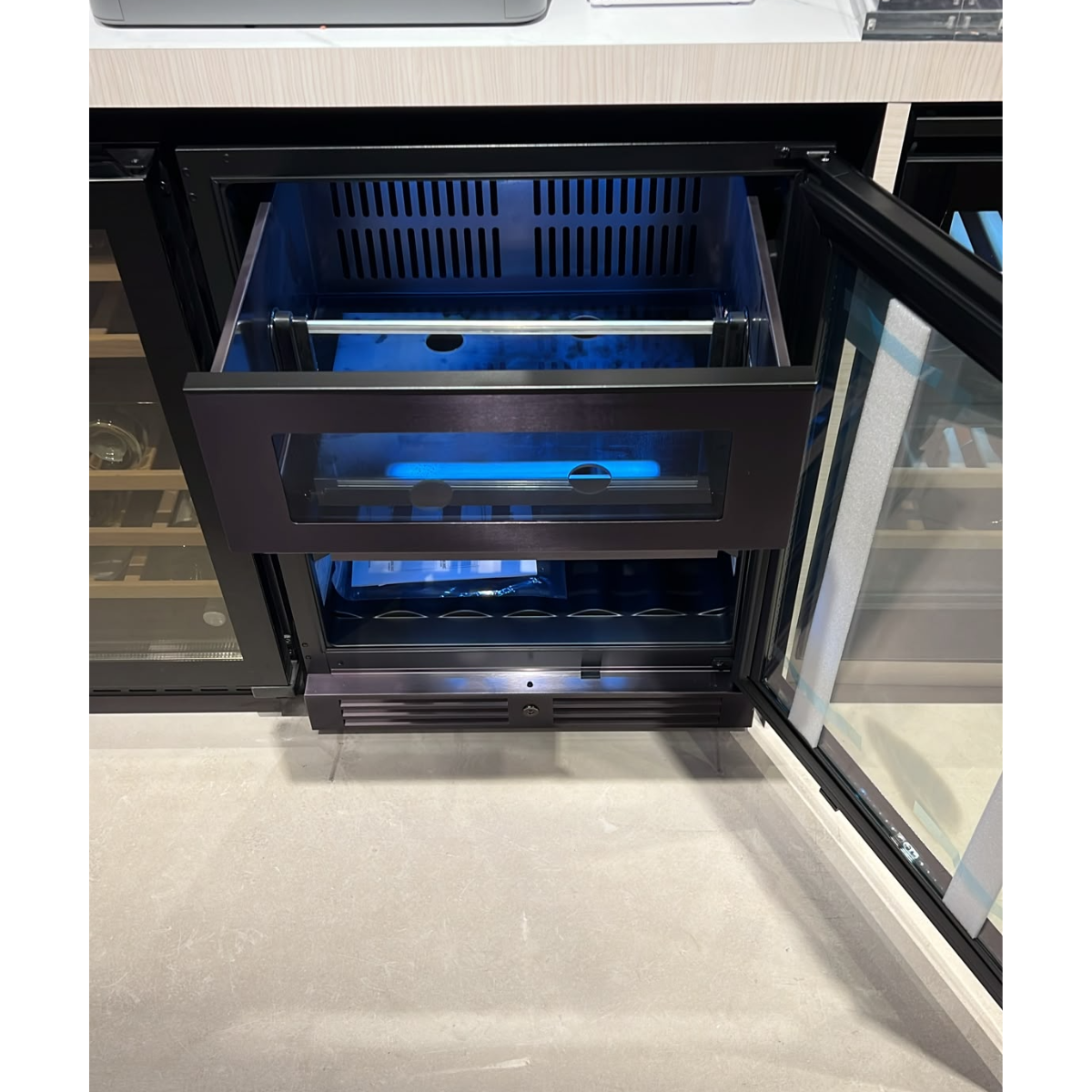 Kadeka 25 Bot 54 Can Dual Zone Wine Cabinet
