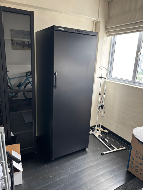 Liebherr 黒 ベスト M Liebherr 195 Bot Wine Cabinet(Black Door)