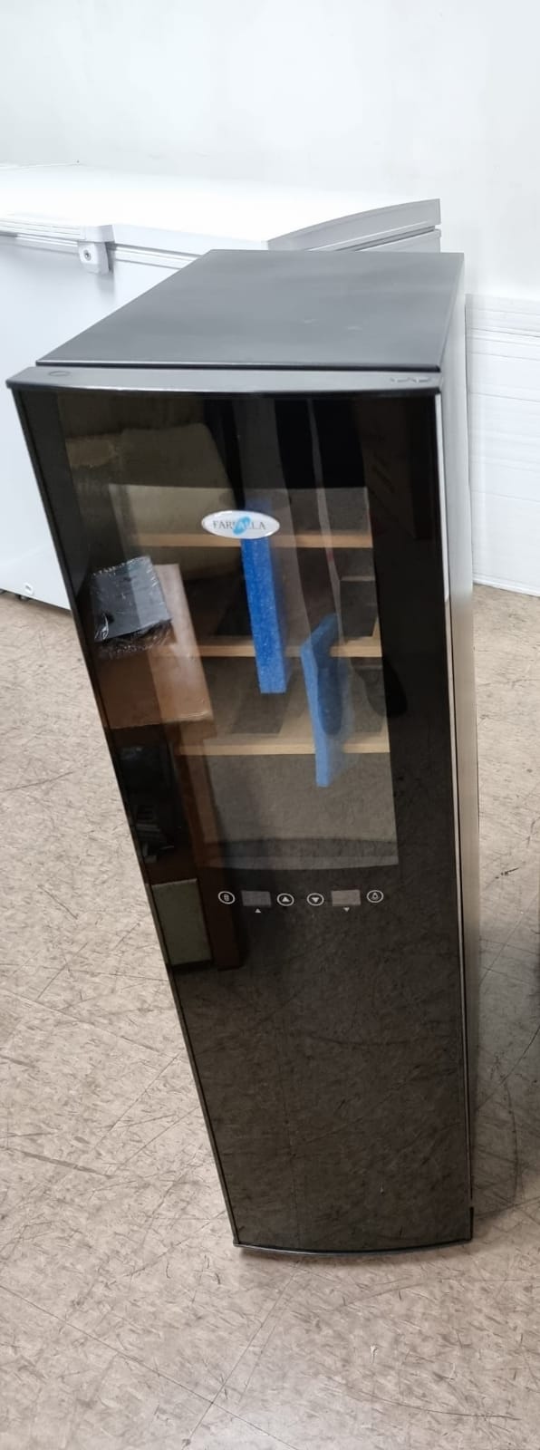 Farfalla 18 Bot Thermoelectric Dual Zone Wine Chiller WineFridge SG